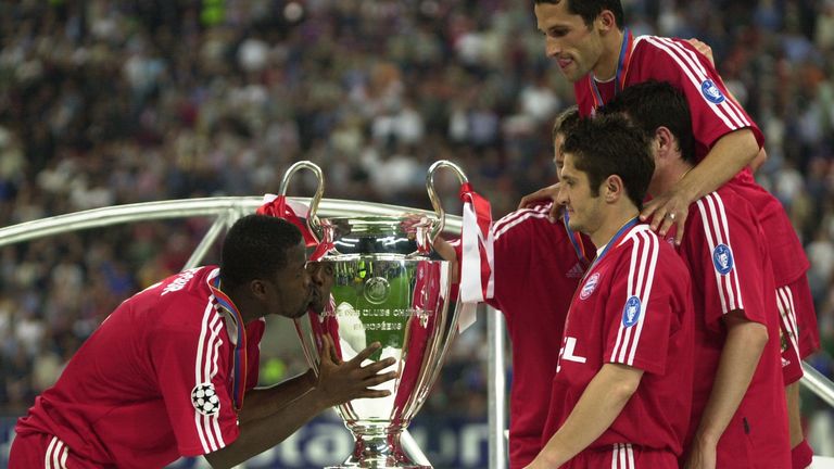 2001 gewinnt Kuffour mit dem FC Bayern die Champions League.