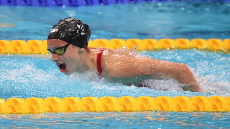 WM-Gold & Junioren-Weltrekord! Die 15-jährige Summer McIntosh versetzt die Schwimm-Welt in Staunen.