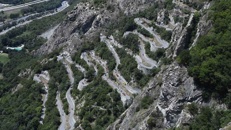 Die Serpentinen hinauf nach Alpe d&#39;Huez gehören zu den legendären Anstiegen der Tour de France.