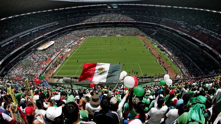 MEXIKO-CITY (MEXIKO): Im Aztekenstadion fanden die WM-Endspiele 1970 und 1986 statt. Kapazität: 87.523.