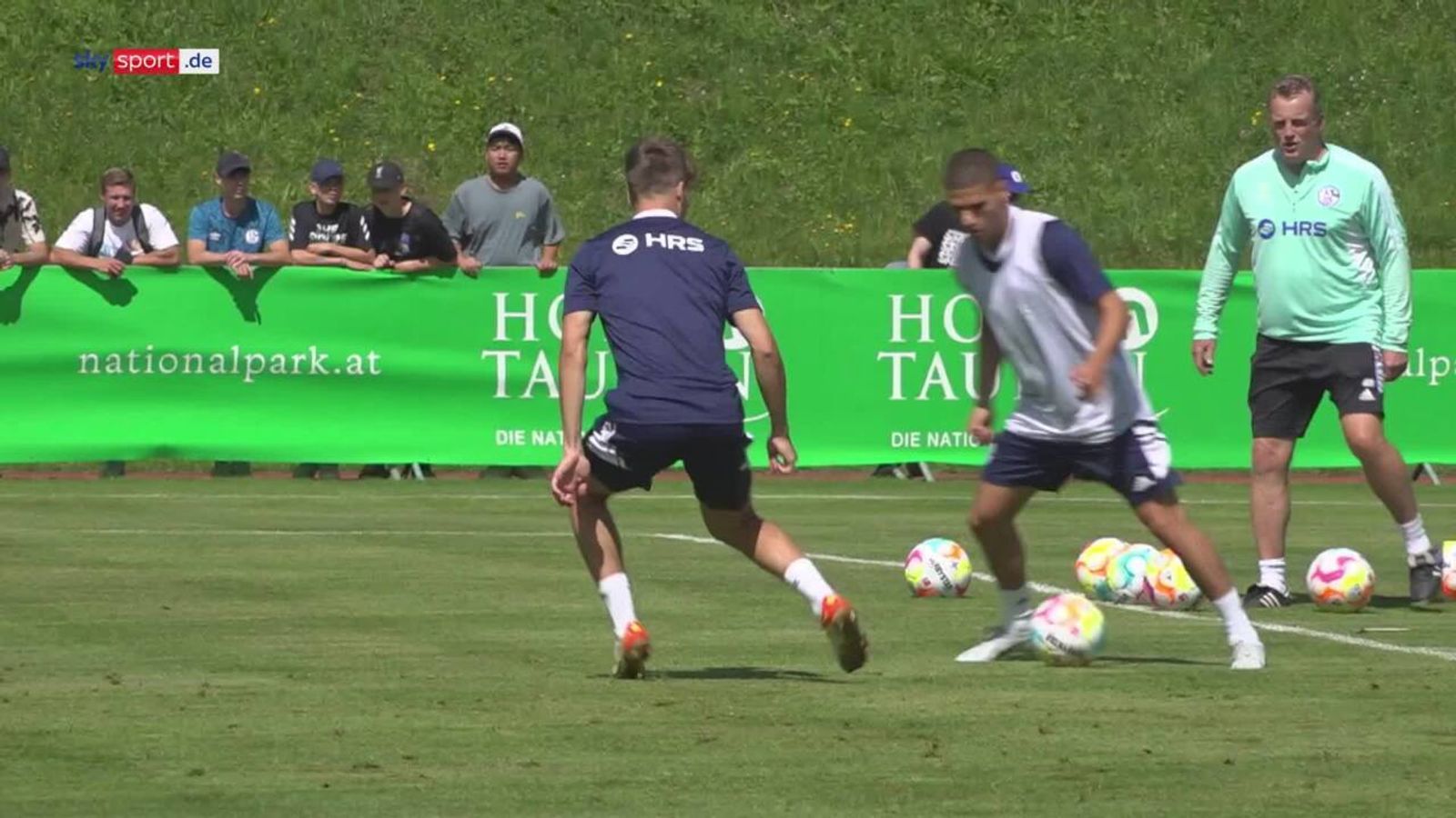 FC Schalke 04 Neuzugang Brunner bringt Konstanz auf rechts Fußball