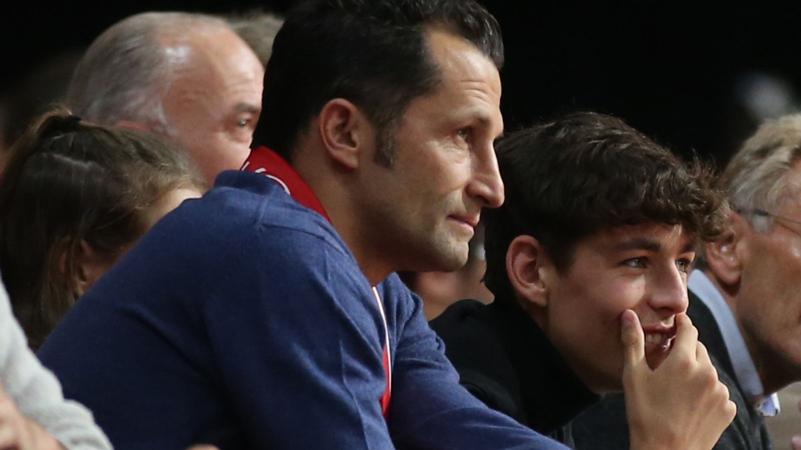 FC Bayern: Nach FCB-Coups: Salihamidzic-Sohn macht sich über den BVB ...