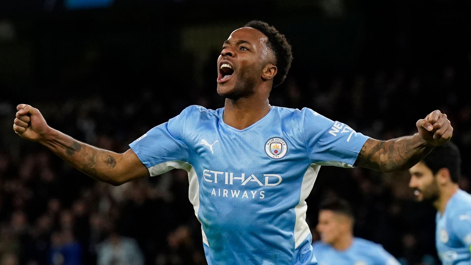 Новые трансферы лета. Рахим Стерлинг 2022. Raheem Sterling 2024. Рахим Стерлинг 2022 новое фото. Разим стерлингв футболе и мбампе.