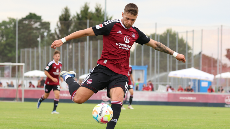 1. FC NÜRNBERG: Das neue Trikot der Franken kostet 84,95€.