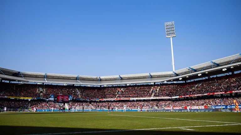 1. FC NÜRNBERG: Max-Morlock-Stadion - Kapazität: 50.000.