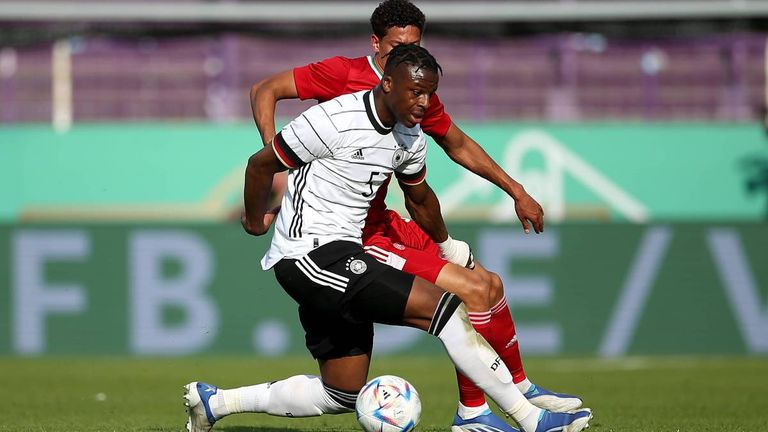 Armel Bella-Kotchap (FC Southampton): Der Innenverteidiger wurde in Paris geboren, sein Vater stammt aus Kamerun. Derzeit läuft Bochums Rekord-Abgang für die deutsche U21 auf.