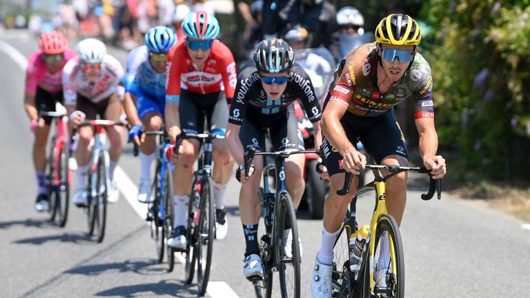 Christophe Laporte (r.) gewinnt die 19. Etappe der diesjährigen Tour de France und ist in diesem Jahr damit der erste Etappensieger aus Frankreich.