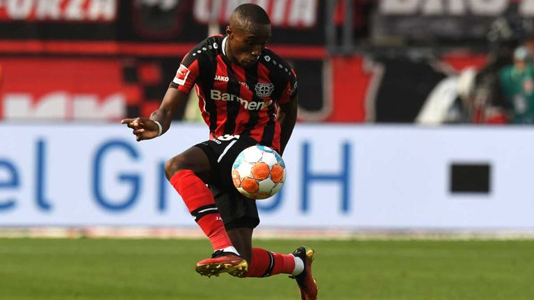 Moussa Diaby steht bei Bayer Leverkusen bis 2025 unter Vertrag.