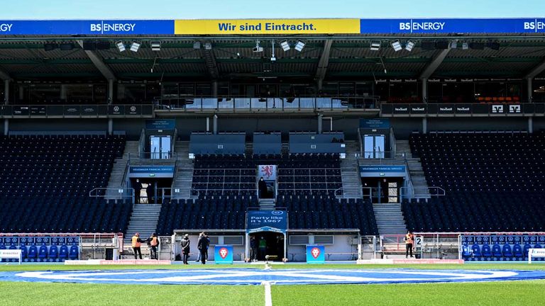 EINTRACHT BRAUNSCHWEIG: Eintracht-Stadion - Kapazität: 23.325.