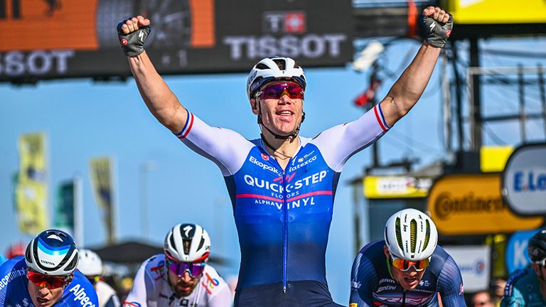 Fabio Jakobsen hat die zweite Etappe bei der diesjährigen Tour de France gewonnen.