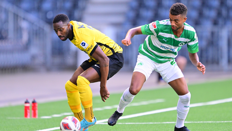 GREUTHER FÜRTH: Das neue Heimtrikot der Franken kostet 79,95€.