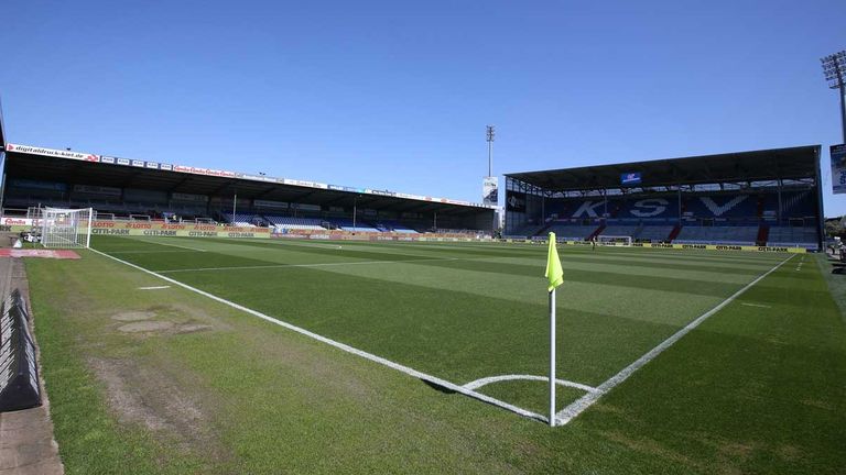 HOLSTEIN KIEL: Holstein-Stadion - Kapazität: 15.034.