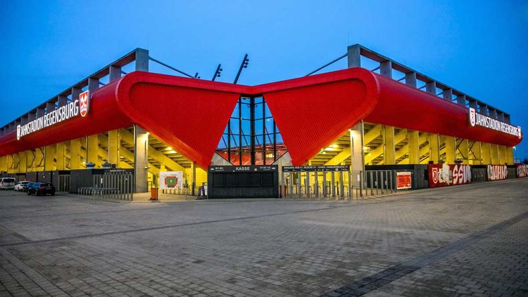 SSV JAHN REGENSBURG: Jahnstadion Regensburg - Kapazität: 15.210.