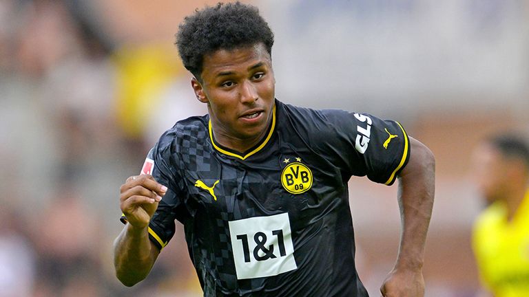 Karim Adeyemi will seine BVB-Tore mit Saltos bejübeln.