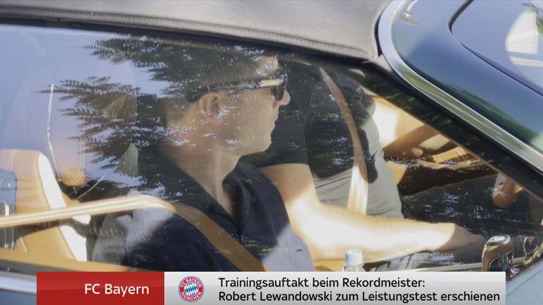 Robert Lewandowski ist zum Trainingsauftakt bei den Bayern erschienen.