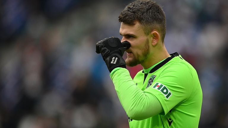 MArtin Hansen will Hannover 96 verklagen. 