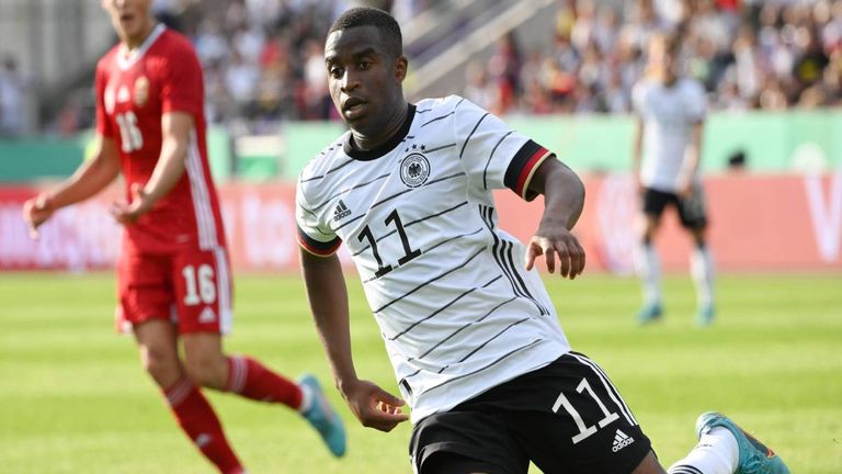 Youssoufa Moukoko (Borussia Dortmund): Der Stürmer feierte bereits mit 16 Jahren sein Debüt in der deutschen U21 - Rekord! Geboren wurde der Angreifer in Kamerun, weshalb er in Zukunft auch für die ''unbezähmbaren Löwen'' spielen könnte.