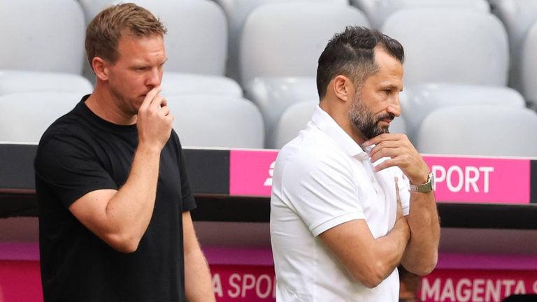 Wie schließen Trainer Julian Nagelsmann (l.) und Sportvorstand Hasan Salihamidzic (r.) die Lewandowski-Lücke?