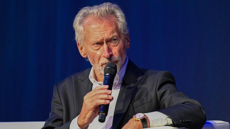 Paul Breitner mit kritischen Worten zum Wechsel-Wirrwarr rundum Lewandowski bei Bayern. 