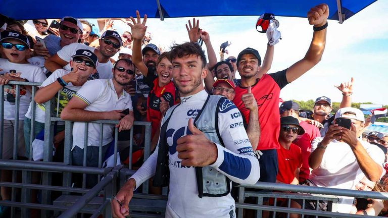 PLATZ 11: Pierre Gasly (AlphaTauri) - Instagram: 3.300.000 – Twitter: 1.100.000 – Facebook: 543.000 - Gesamt: 4.943.000.