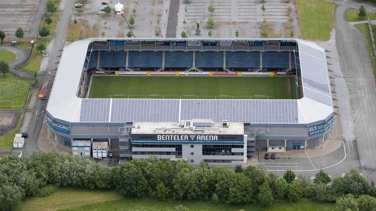 SC PADERBORN: Home Deluxe Arena - Kapazität: 15.000.
