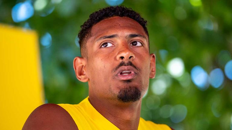 Sebastien Haller wird dem BVB mit einem Tumor längere Zeit fehlen.