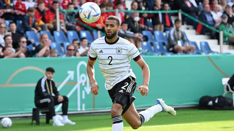 Josha Vagnoman (Hamburger SV): Der Rechtsverteidiger ist in Hamburg geboren und fester Bestandteil der deutschen U21. Da sein Vater aus der Elfenbeinküste stammt, könnte er in Zukunft auch für die Afrikaner spielen.