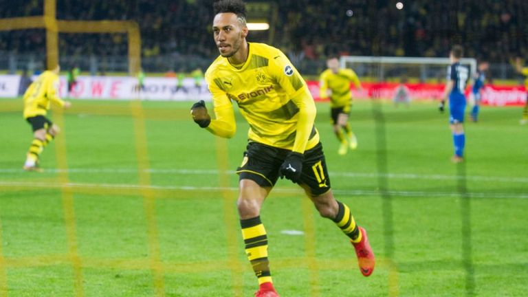 Es war eine erfolgreiche Zeit: Pierre-Emerick Aubameyang lief 213 Mal im BVB-Trikot auf und erzielte dabei 177 Scorerpunkte. An seine "alte Liebe" denkt "Auba" bestimmt gerne zurück, und hätte wohl nichts gegen ein Dortmund-Los einzuwenden. 