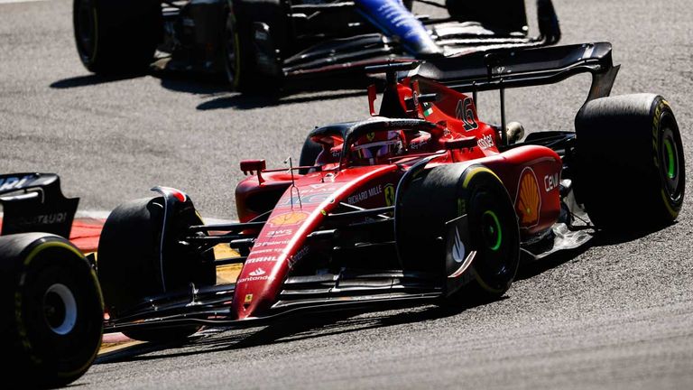 Im Ferrari von Charles Leclerc hat sich während des Belgien-GP ein Abrissvisier von Max Verstappen im Bremskanal verfangen. Das sorgte für viele Probleme beim Monegassen.