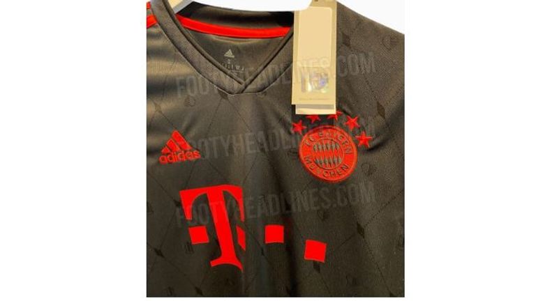 Das Bayern Trikot hält kleinere Schafkopf-Symbole versteckt (Quelle: Footyheadlines.com).