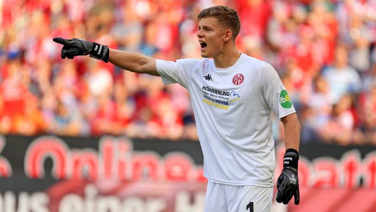 Bleibt ein Mainzer: Finn Dahmen hatte sich nach Sky-Informationen bereits mündlich mit dem FC Augsburg geeinigt. Mainz 05 untersagte den Transfer letztlich jedoch. 