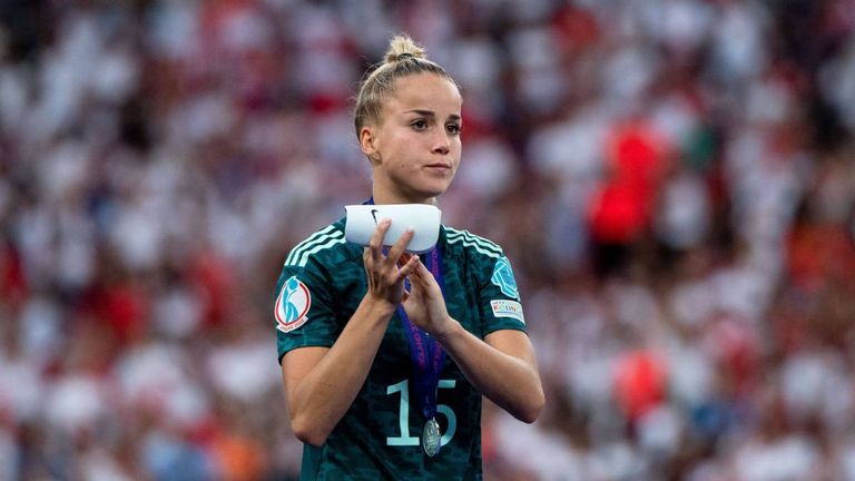 Für die WM-Qualifikationsspiele im September fällt Giulia Gwinn aufgrund von Kniebeschwerden aus. 