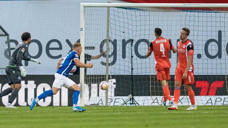 Hansa Rostock gegen Arminia Bielefeld.
