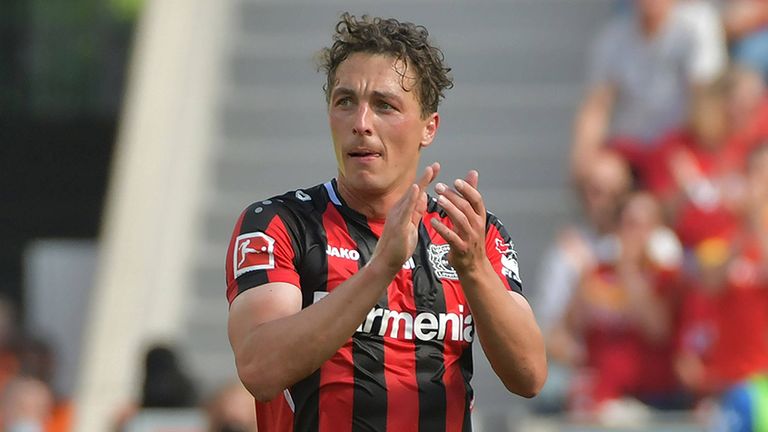 Julian Baumgartlinger hat beim FC Augsburg unterschrieben.