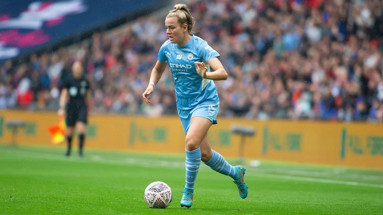 Lauren Hemp (Manchester City): Die 22-Jährige gehört zu den schnellsten Spielerinnen der WSL und nutz dies gerne auf dem linken Flügel aus um ihre Gegnerinnen schwindelig zu spielen. Dazu hat sie einen strammen Abschluss der zu einigen Toren führt.