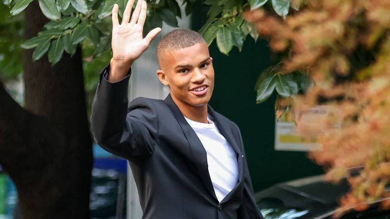 MALIK THIAW: Wechselt per Leihe vom FC Schalke zu Vitesse Arnheim. 