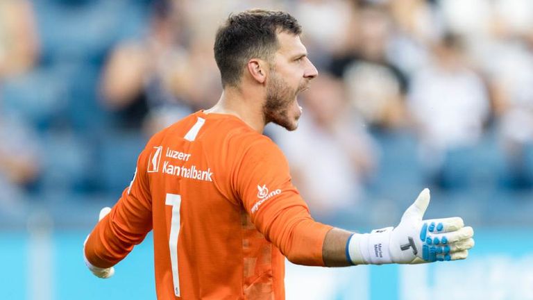 Der deutsche Torwart Marius Müller ist für eine homophobe Äußerung bestraft worden.