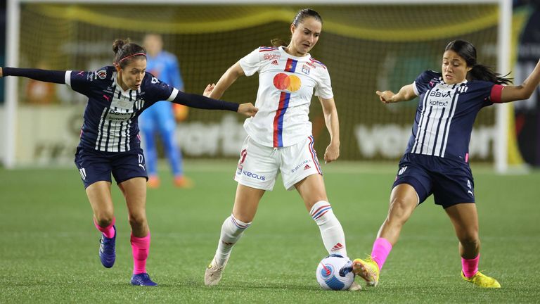 Sieg gegen Paris! Sara Däbritz feiert ersten Titelgewinn mit Lyon.
