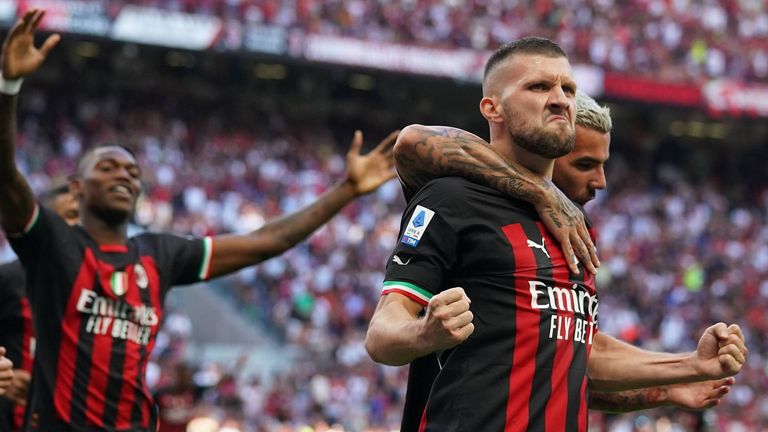 Ante Rebic schießt Milan zum ersten Saisonsieg.