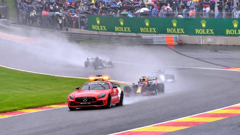 Im Vorjahr konnten in Spa nur zwei Runden hinter dem Safety-Car absolviert werden.