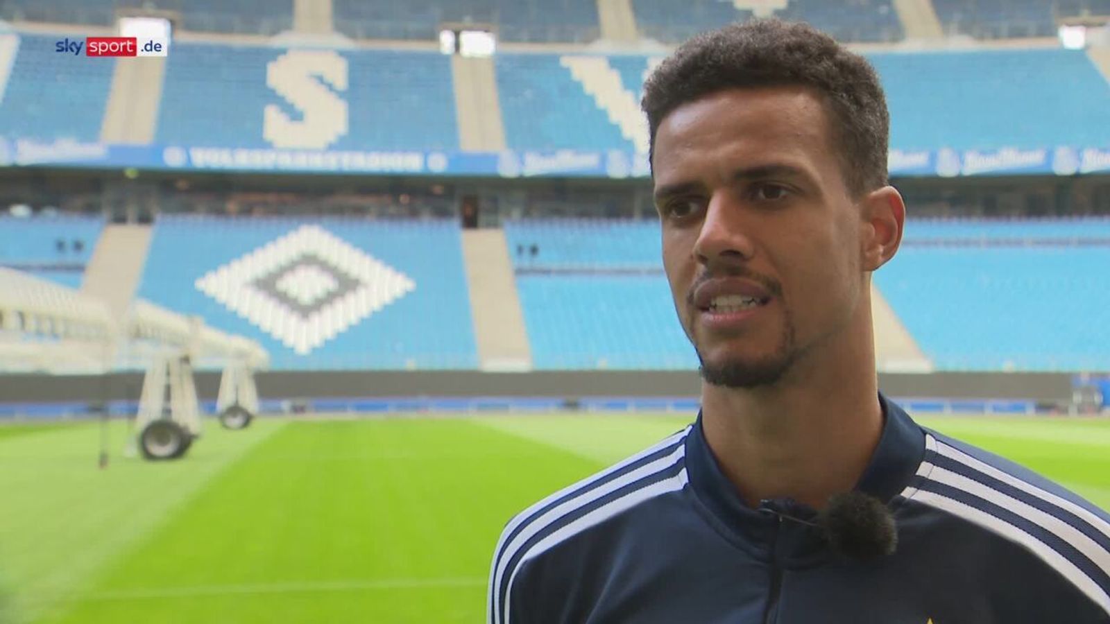 Bundesliga Robert Glatzel vor dem Spiel gegen Hannover 96 Fußball