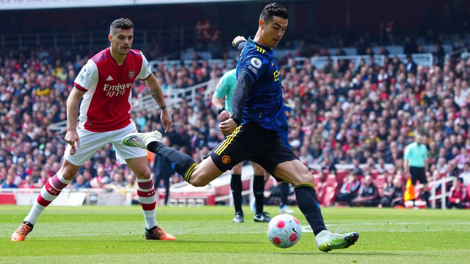 Арсенал манчестер юнайтед. Арсенал манчестер юнайтед. Матч манчестер юнайтед арсенал. Манчестер юнайтед арсенал 2012. Манчестер юнайтед арсенал 8 2.