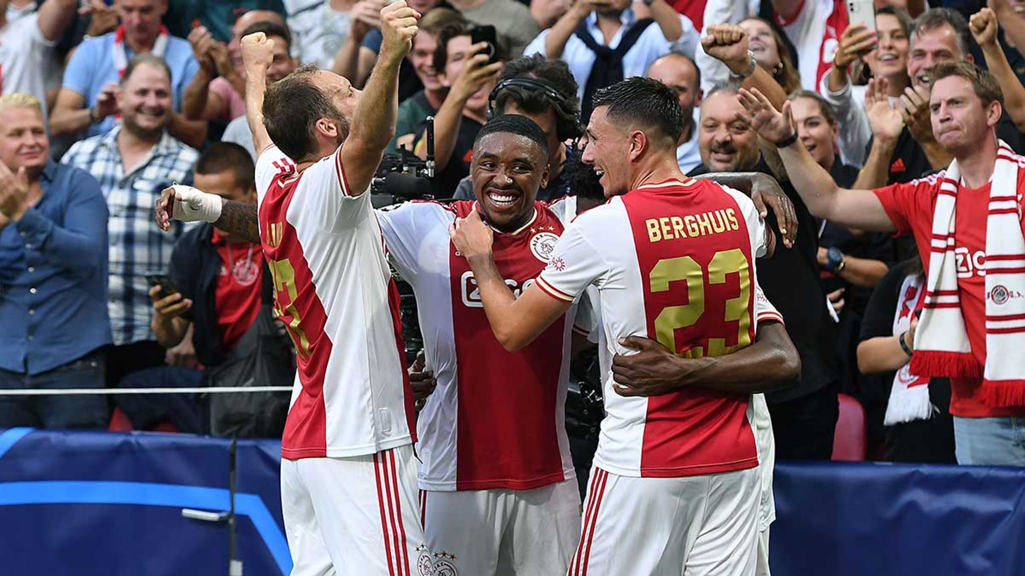 Fußball So wehrt sich Ajax Amsterdam gegen den Teufelskreis Fußball News Sky Sport Fußball So wehrt sich Ajax Amsterdam gegen den Teufelskreis Fußball News Sky Sport