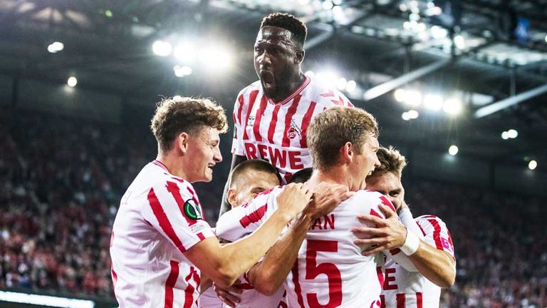 Der 1. FC Köln feiert seinen ersten Sieg in der Conference League - mit vielen Emotionen.