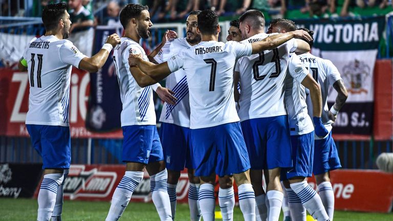 Aufsteiger: Griechenland steht bereits nach dem vierten Spieltag mit einem 2:0-Sieg gegen den Kosovo als Aufsteiger in Liga B fest (13 Punkte, Torverhältnis: 8:2)