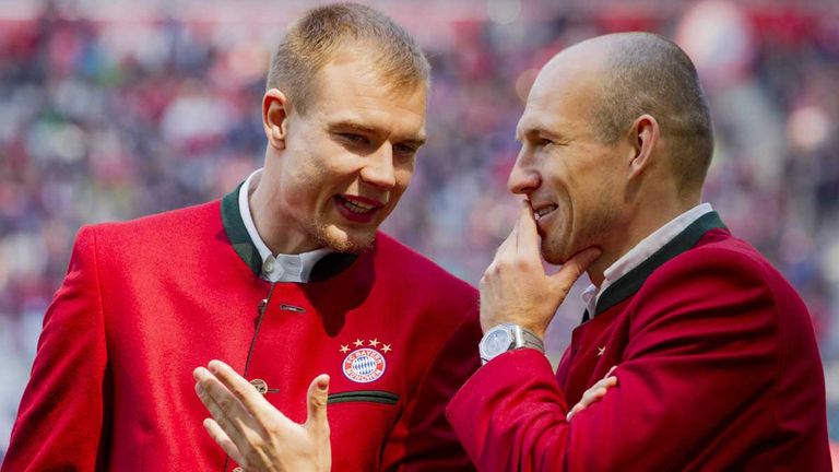 Holger Badstuber (l.) spielte von 2009 bis 2017 bei den Profis den FC Bayern München - unter anderem gemeinsam mit Arjen Robben (r.).