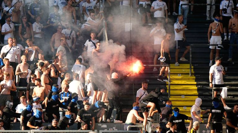 Die Fans des FC Kopenhagen sorgten vor dem Anpfiff für unschöne Szenen.