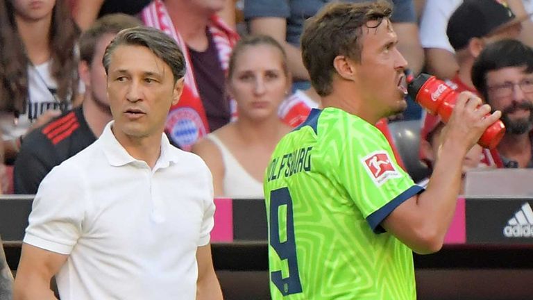 Max Kruse (r.) wird nach Aussagen von Trainer Niko Kovac kein Spiel mehr für den VfL Wolfsburg absolvieren.