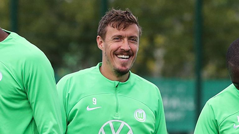 Max Kruse kann trotz seiner Ausbootung in Wolfsburg noch lachen.