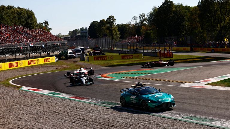 Die letzten Runden des Rennens hinter Monza fanden hinter dem Safety Car statt. 